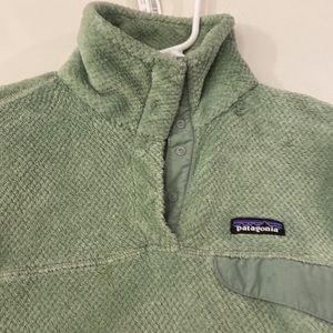 Patagonia pullover size M green